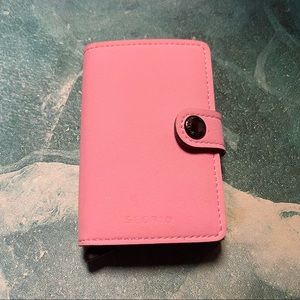 Secrid Mini Pink wallet RFID Safe Card 6-8 card holder
